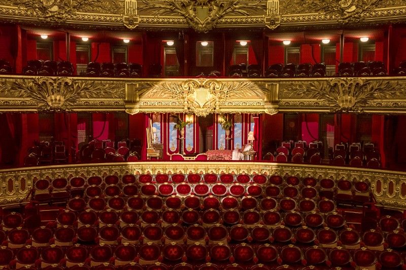 Ya, sekarang Anda bisa tidur di Palais Garnier, rumah dari ‘The Phantom of the Opera’