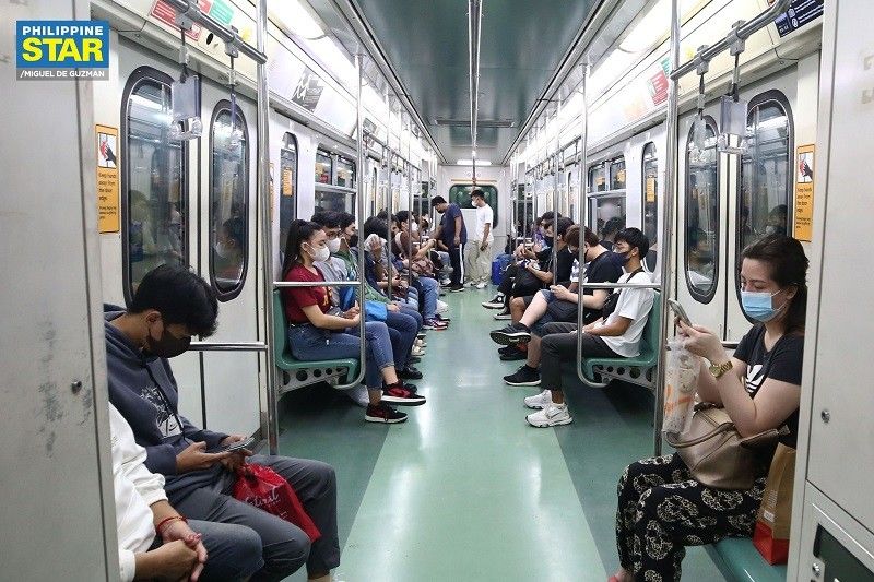 DOTr ipagpapaliban LRT, MRT fare increase; idadaan sa pag-aaral