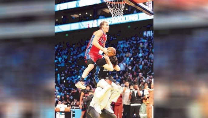 Lillard miangkon sa 3-point title