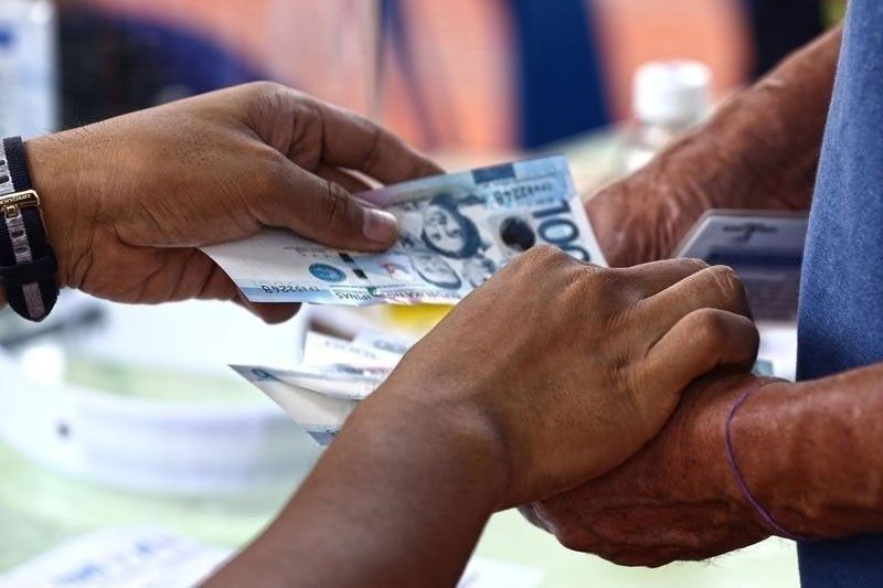 Pemerintah menyiapkan bantuan tunai inflasi P1,000