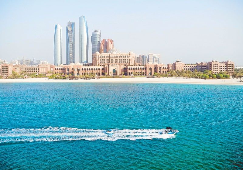 Istana Emirates di Abu Dhabi: ‘Besar sekali!  Secara harfiah meneteskan emas’