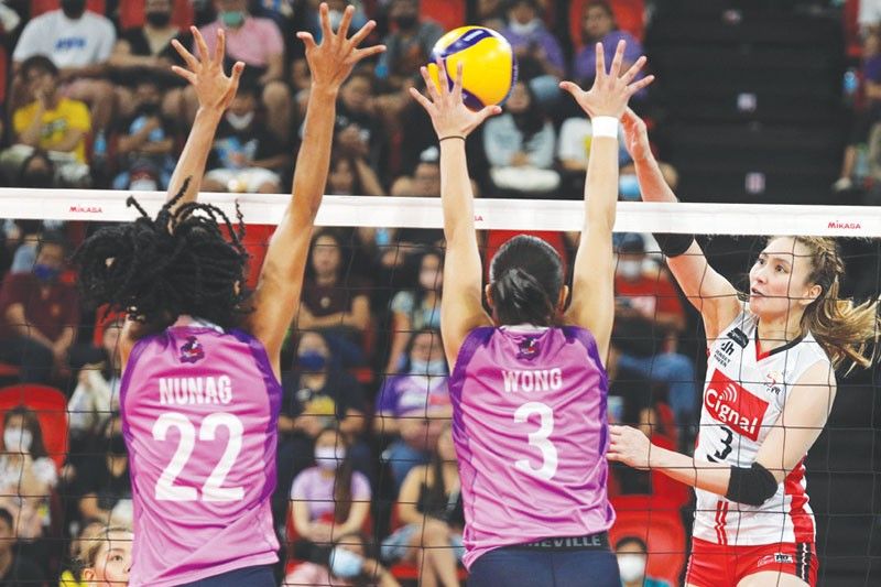 HD Spikers nakatakas sa Flying Titans