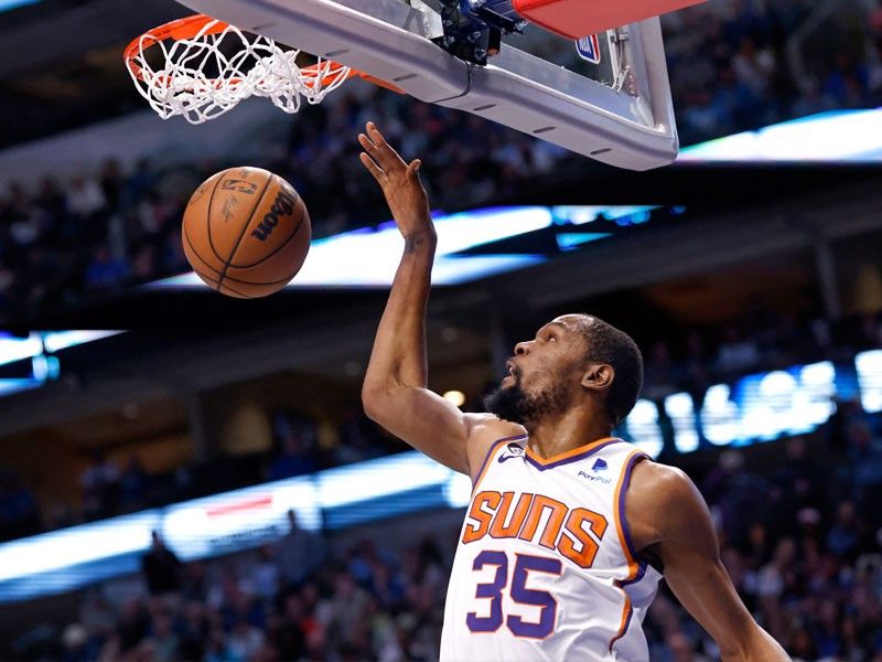 Durant dazzles with 37 points as Suns repel Mavericks
