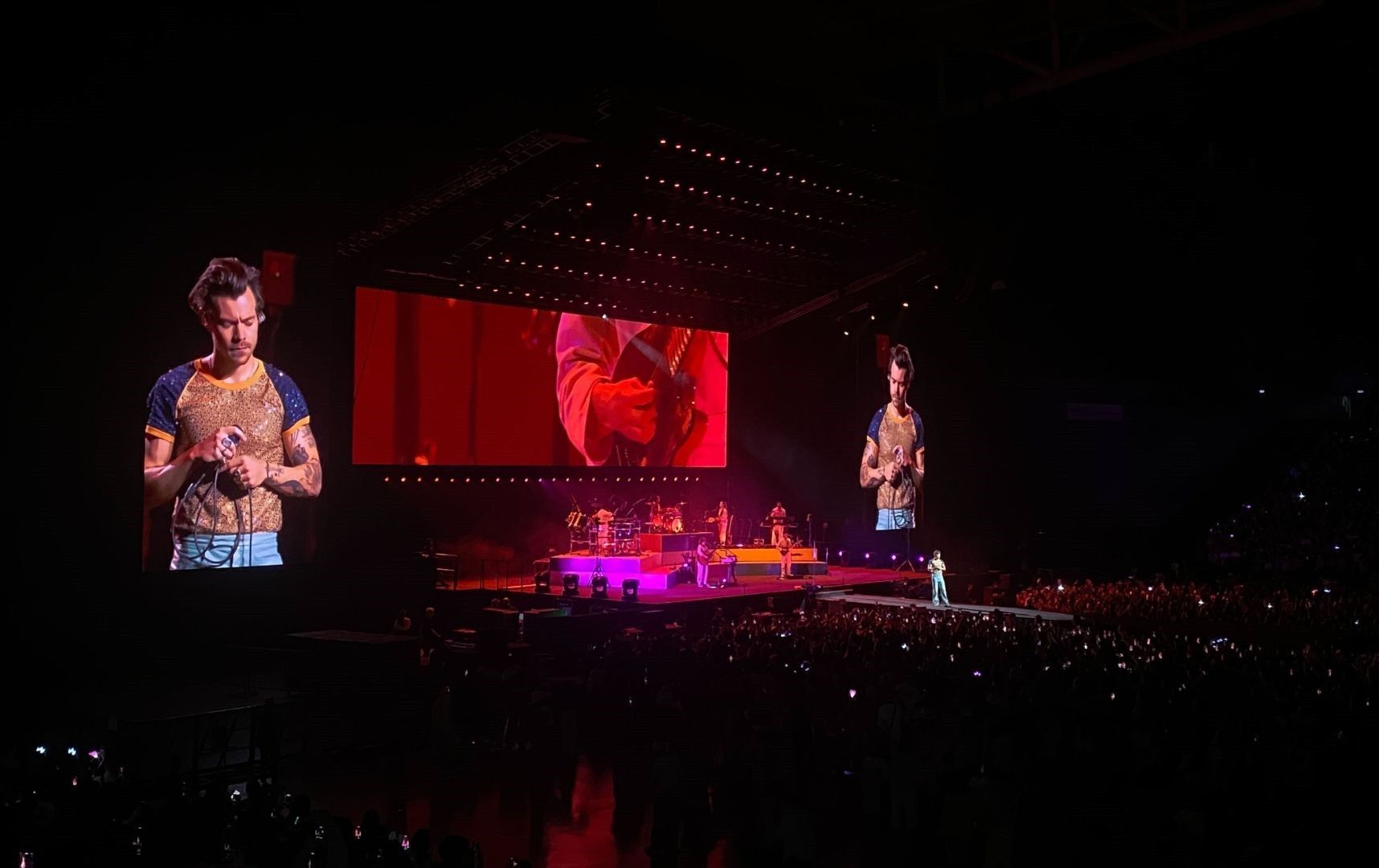 PERHATIKAN: Harry Styles membantu penggemar Pinoy melamar di konser Filipina 2023