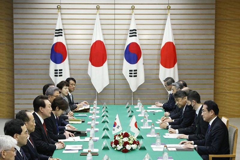 Japan, South Korea thaw ties to tackle regional threats