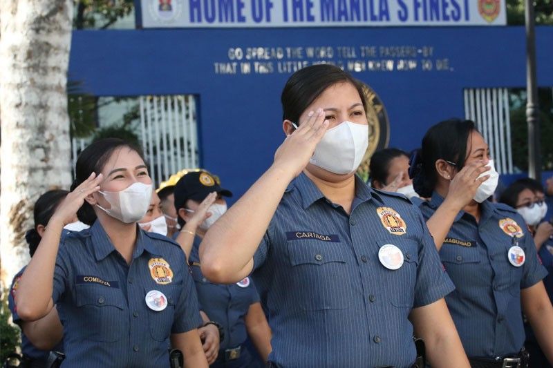 Lady cops gagawing desk officers sa NCRPO