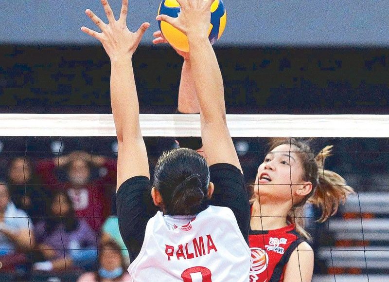 Creamline in Finals; PLDT stays in hunt