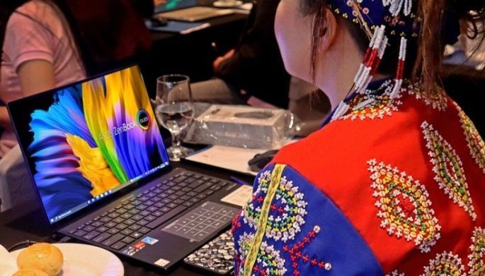 ASUS bolsters support to Filipino artisans, culminates Zarah Juan collaboration