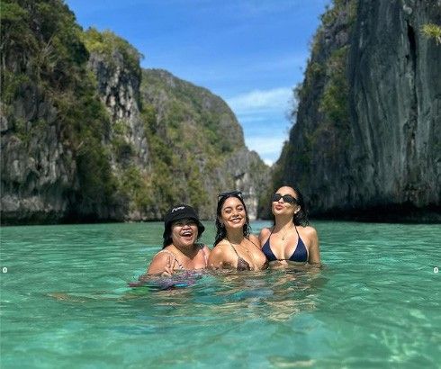 âThe power of loveâ: Vanessa Hudgens, sister Stella honor mom Ginaâs Filipino ways