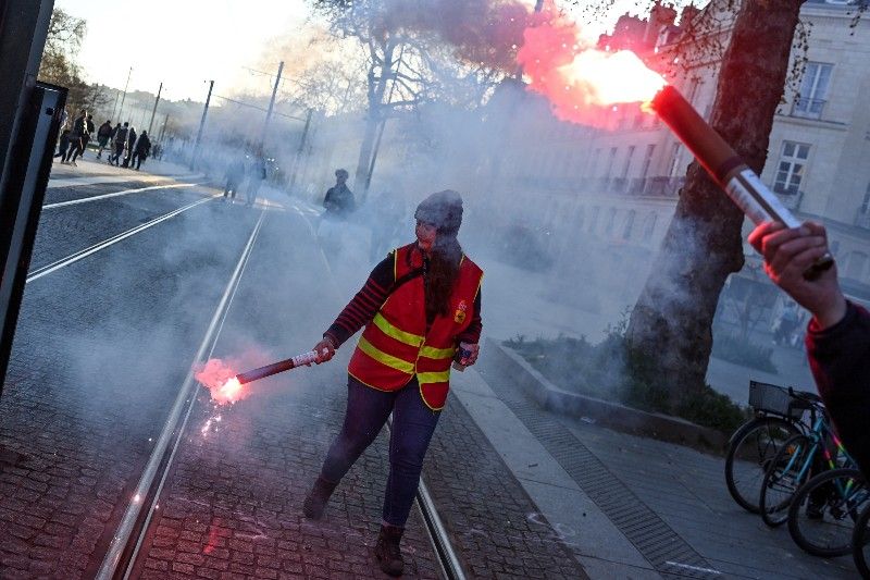 France braces for new protests after pensions deadlock
