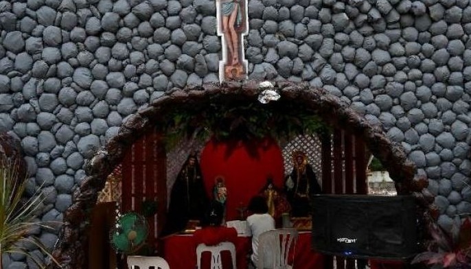 Cardinal Advincula urges faithful to make sacrifices for others