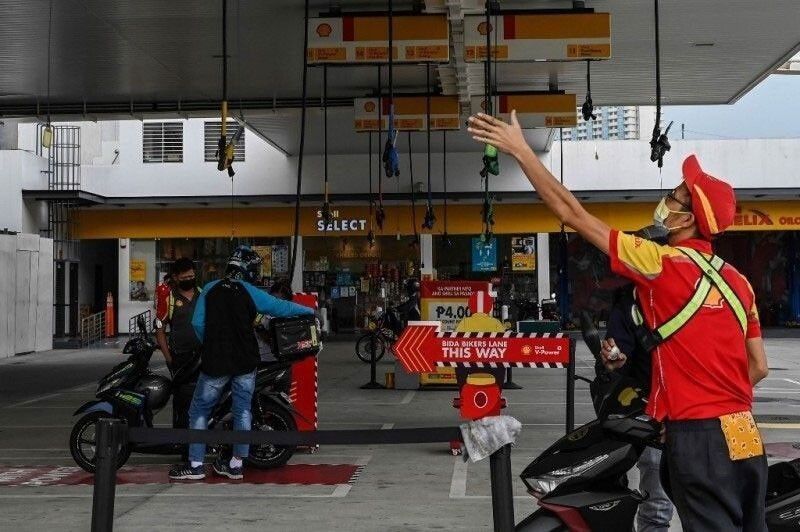 Big time oil price hike, ilalarga sa Martes