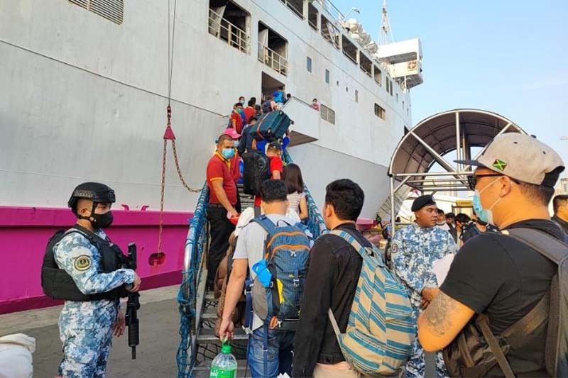 Over 125k passengers flock to ports on Easter Monday morning â�� PCG