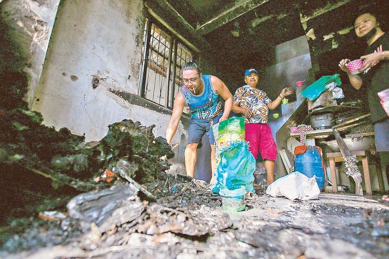 7 die in Taytay fire