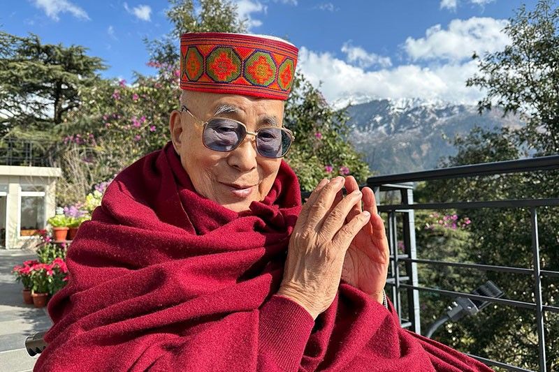 Dalai Lama, nag-sorry sa kontrobersyal na âand suck my tongueâ!