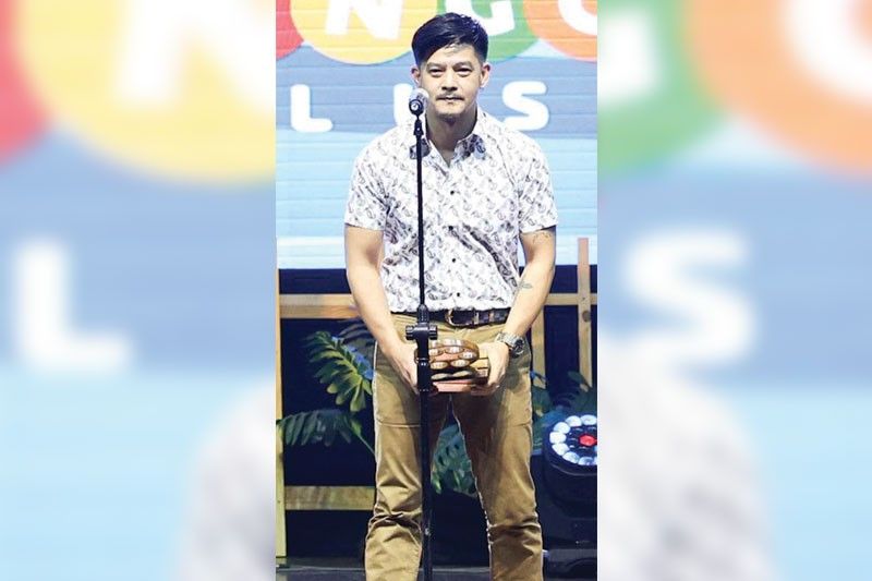 Romnick Sarmenta offers Best Actor award to loved ones, Philippine film industry