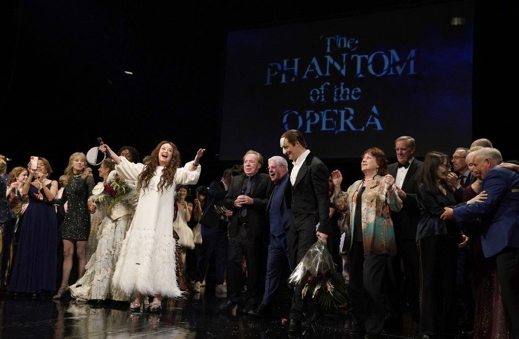'Phantom of the Opera' ends record run with final Broadway bow