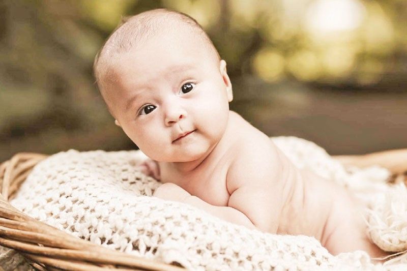 Iza Calzado's baby girl makes socmed debut | Philstar.com