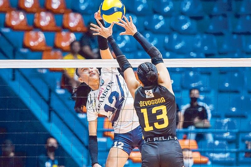 Tams drub Falcons, make stepladder semis