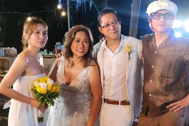 Susunod na.... Kathniel, nasalo ang bouquet at garter sa kasal ni direk Cathy!