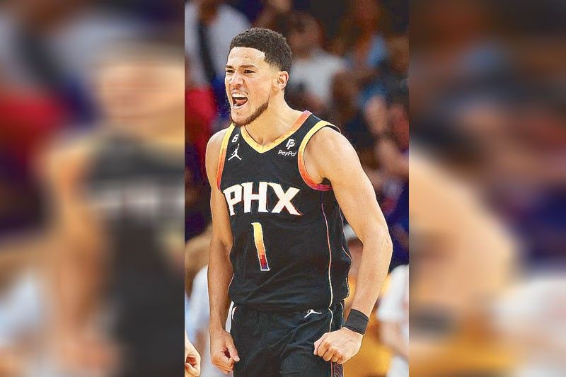 Booker, KD sizzle as suns rise at home | Philstar.com