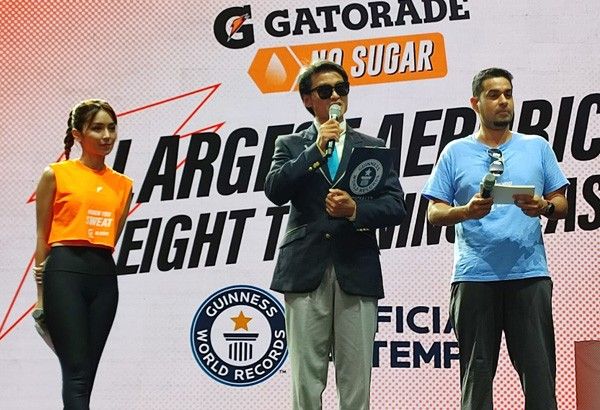 Kathryn Bernardo memimpin acara pemecahan rekor Guinness untuk kelas latihan beban aerobik terbesar