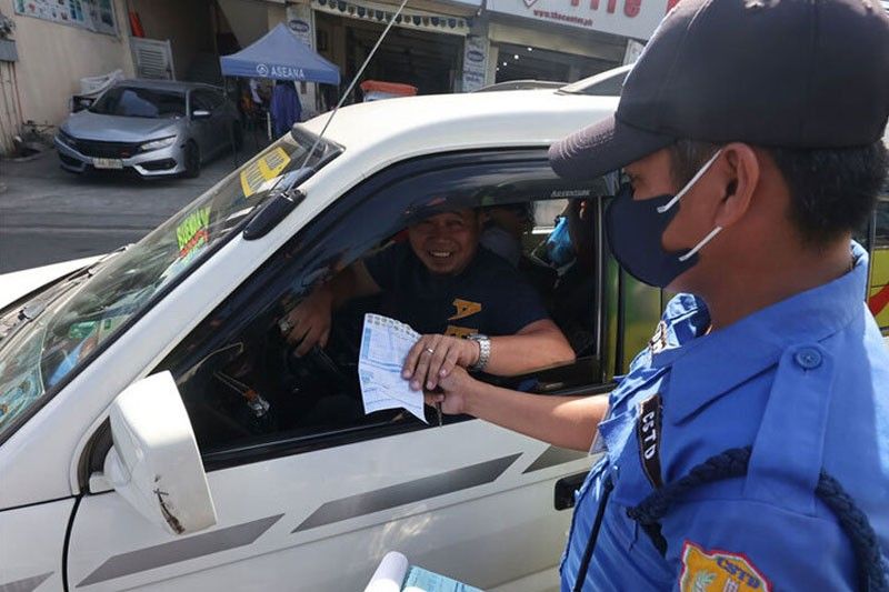 1,000 motorists accosted for violating single ticketing system
