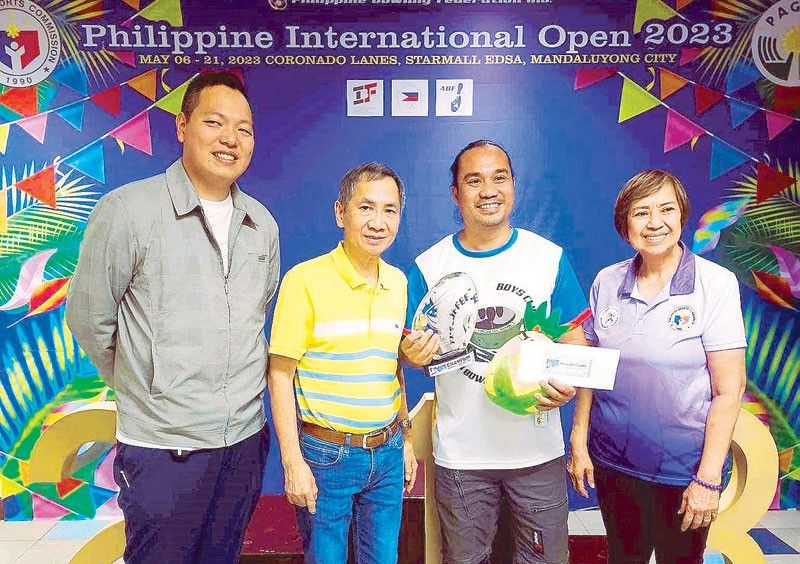 Barbosa, Dela Cruz menyerang dalam bowling tenpin PIO