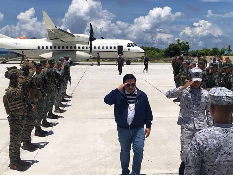 On Pag-asa visit, Estrada pledges push for AFP budget hike