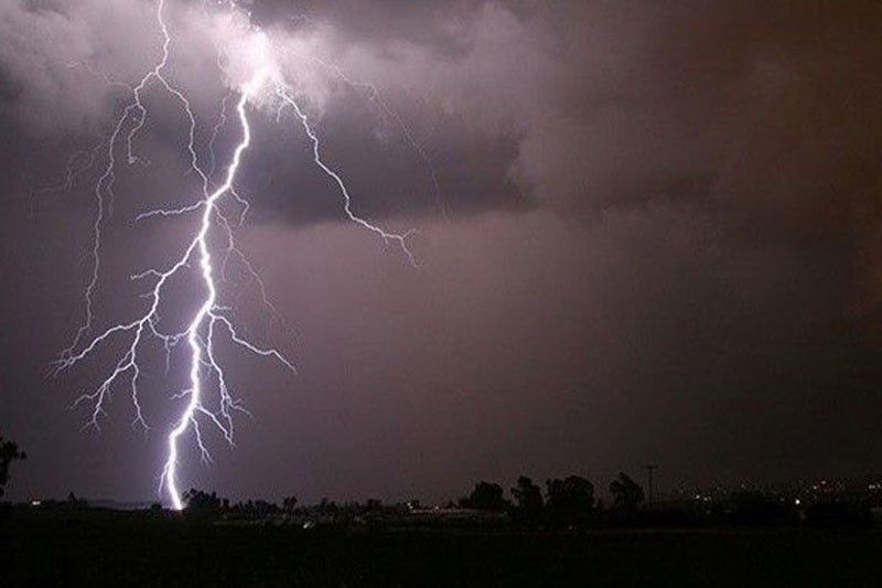 Lightning kills 2, hurts 1 in Bataan
