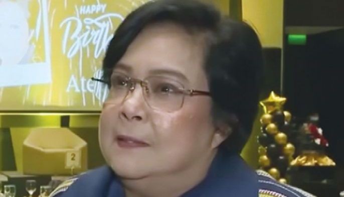 Nora, tinanggi ang relasyon nila ni John sa harap ng mga anak