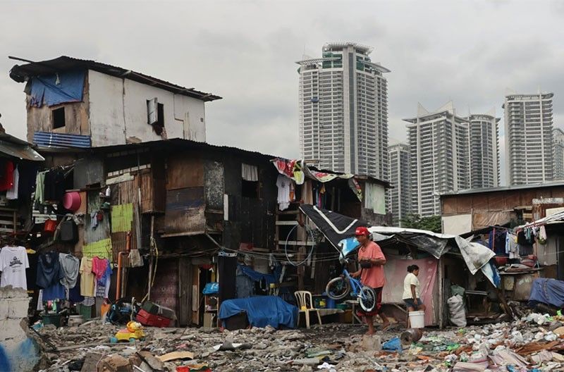 Pinoys not satisfied with government on poverty, inflation â�� OCTA