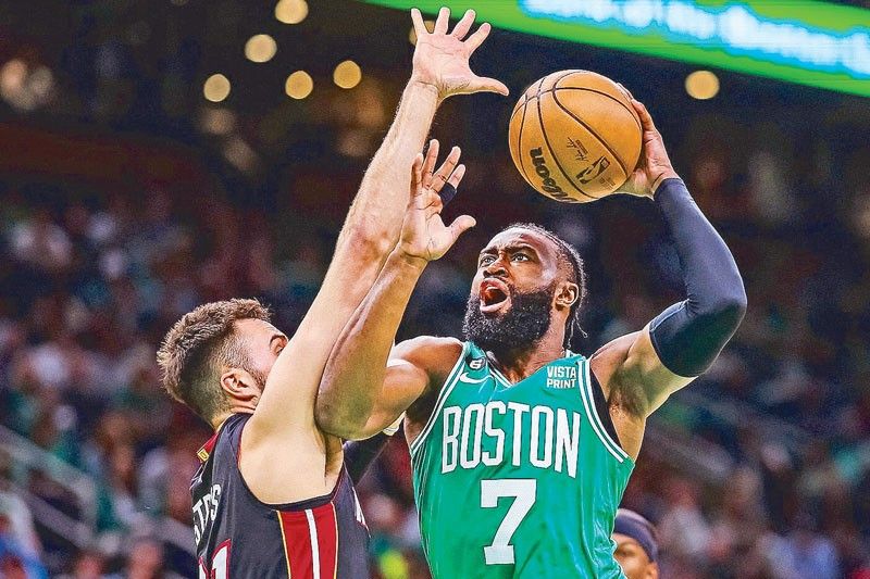 Celtics contain Heat, narrow gap to 3-2