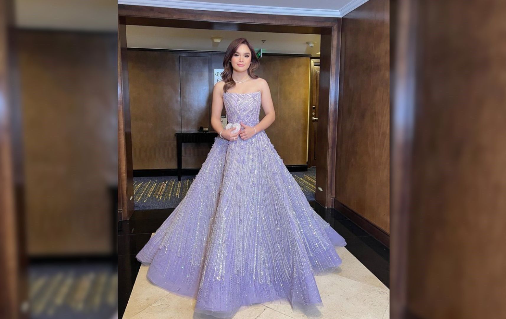 Putri sulung Manny Pacquiao, Putri, menghadiri pesta prom dengan gaun tertutup Swarovski