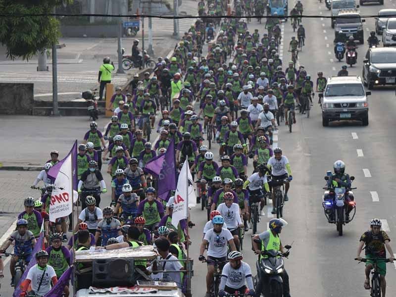 Hundreds of cyclists join ride for climate justice, bigger climate financing