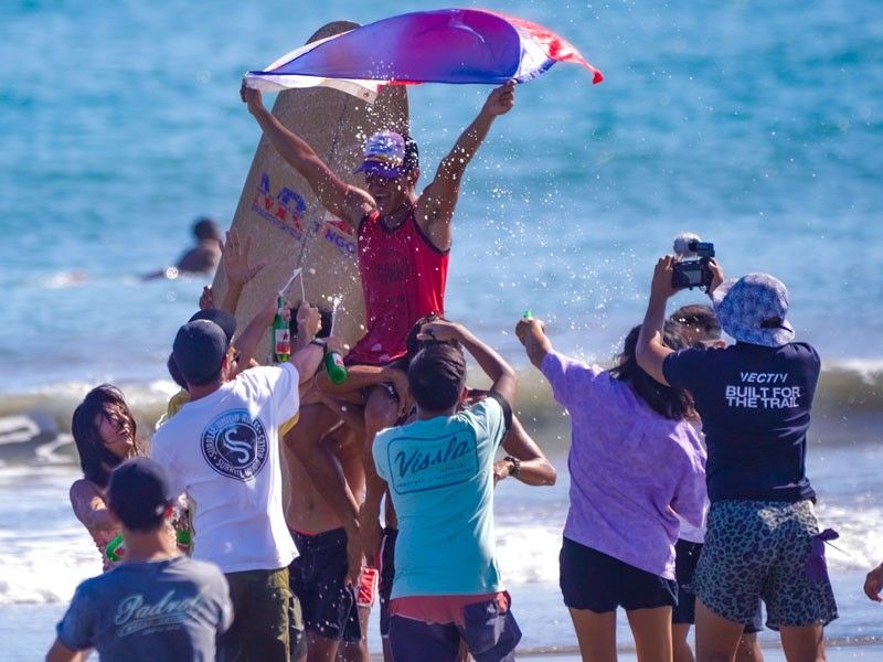Filipino surfer rules longboard tourney in Bali, qualifies to Worlds