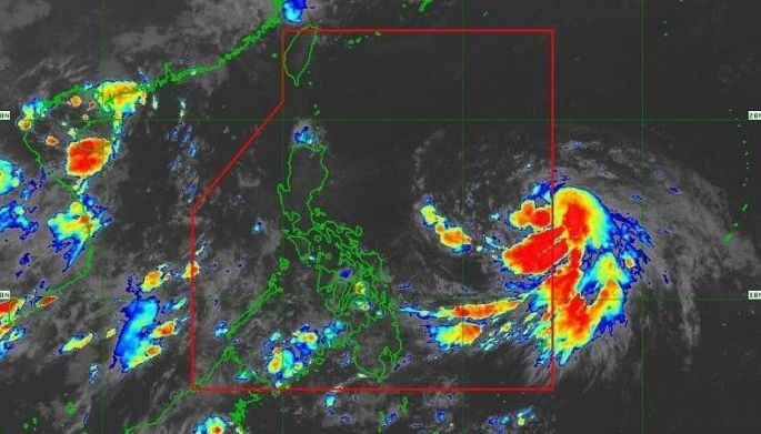 Naobserbahan ang sentro ng Tropical Storm Chedeng 1,060 kilometro silangan ng Timogsilangang Luzon, ayon sa pinakahuling taya ng PAGASA bandang 4 a.m. ng Miyerkules.