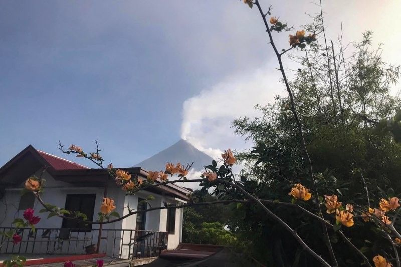 Residents within Mayon danger zone evacuated