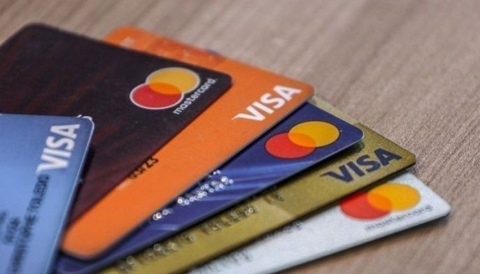Steady drop in credit card deliquencies seen