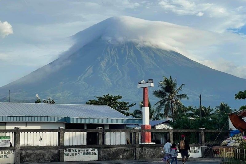 Speaker approves P33 million aid to displaced residents near Mayon