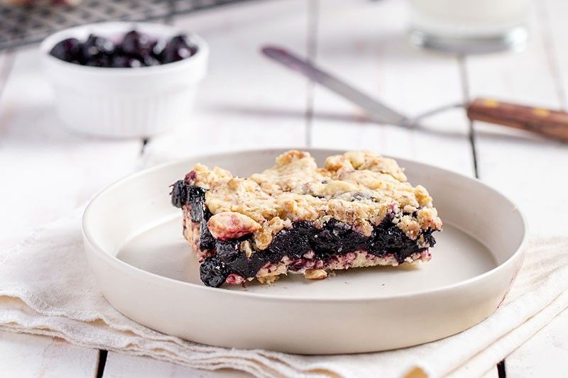 Recipe: Chef Alvin Ong's blueberry oatmeal bars