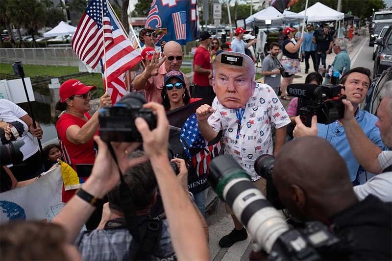 Trump defiant ahead of secret docs court appearance