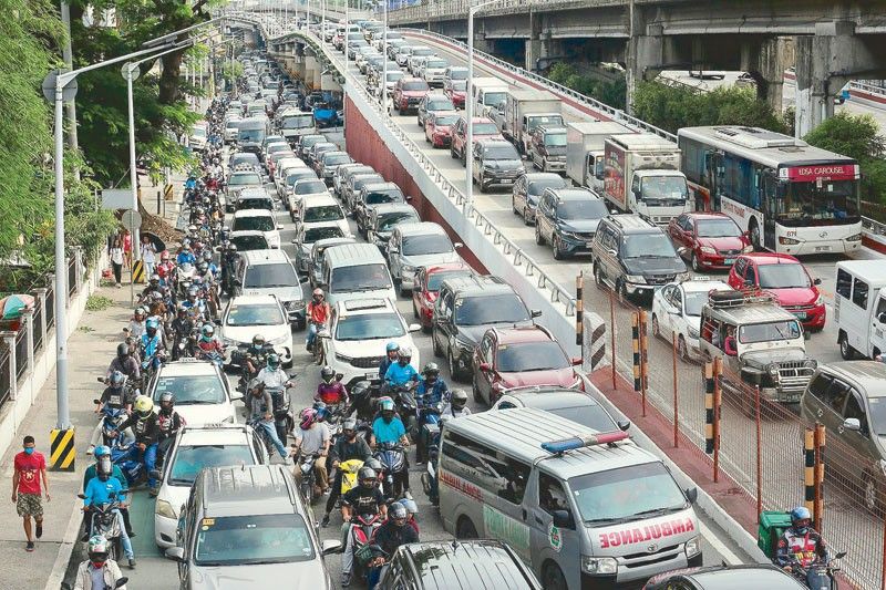 Motorcycle rider beheaded in bus lane mishap