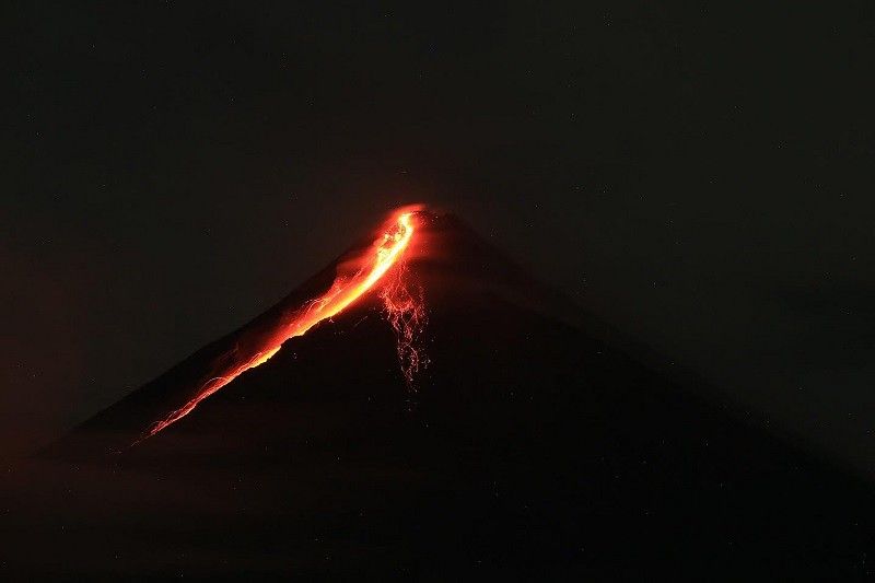 Pag-agos ng lava sa Mayon 2.5 kilometro na haba; sugatan halos 630 katao