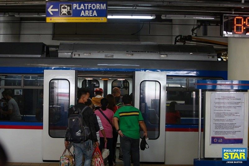 'Absurd, inexcusable': Group hits refiled MRT-3 fare hike petition