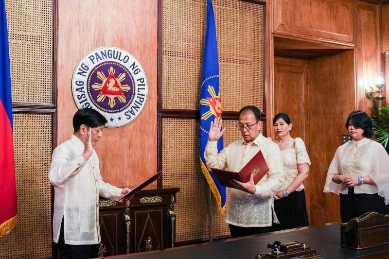 Carlito Galvez Jr. returns as presidential peace adviser