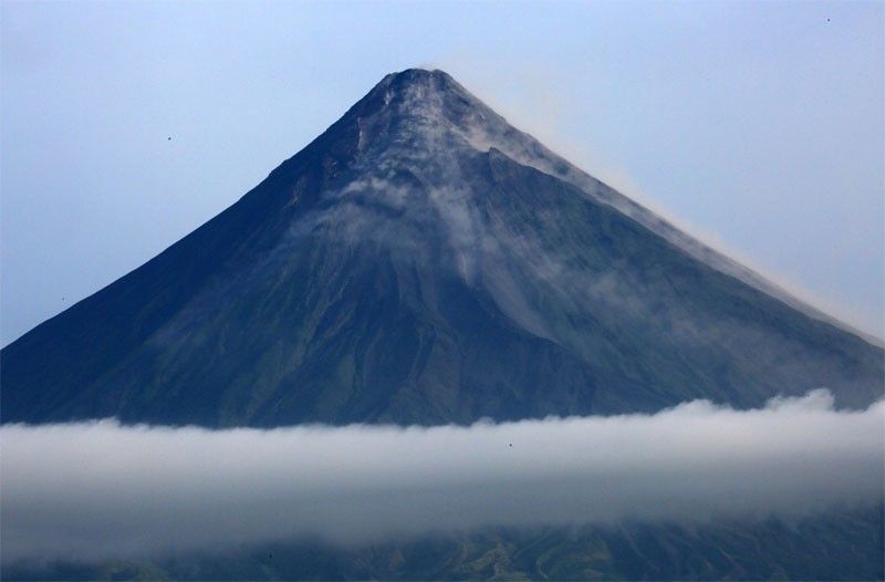 Mayon shows sudden increased seismic activity