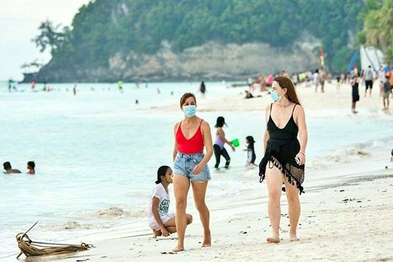 Philippines welcomes 2.67 million foreign tourists â�� DOT