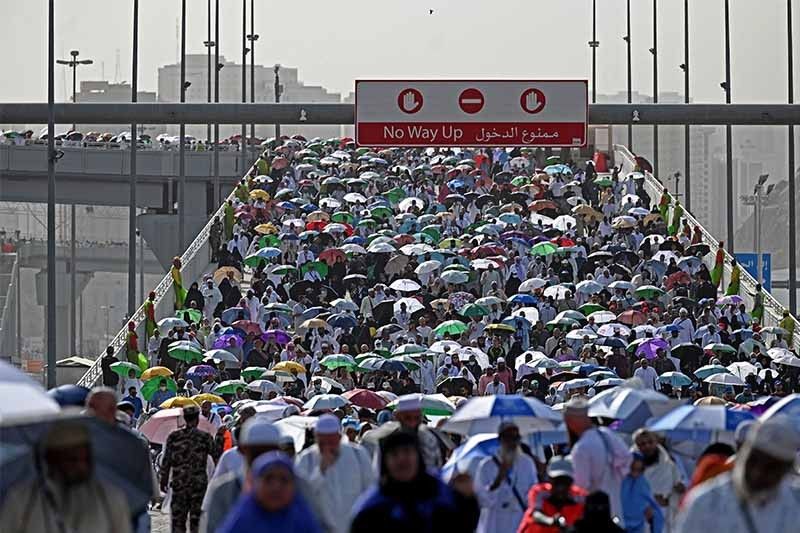 2,000 hajj pilgrims hit by heat stress: Saudi officials