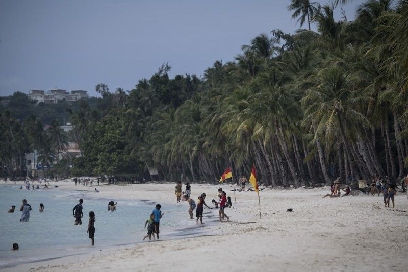 DOT probes &acirc;��stock footage&acirc;�� in tourism video